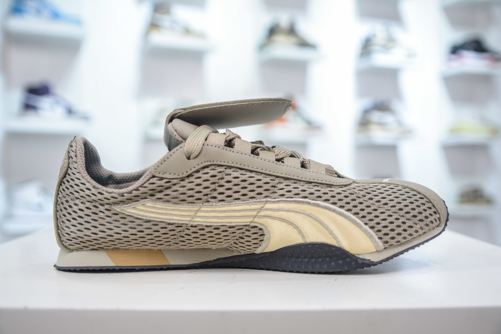 Puma H-Street Sneakers: Retro Style, Breathable Mesh, and Optimal Comfort 3 cmp i1752587059417 6612 0 2