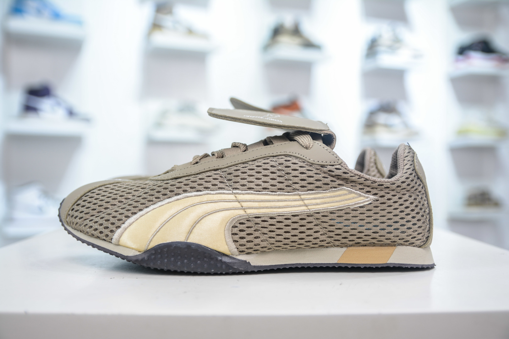 Puma H-Street Sneakers: Retro Style, Breathable Mesh, and Optimal Comfort 1 cmp i1752587059422 2897 0 0