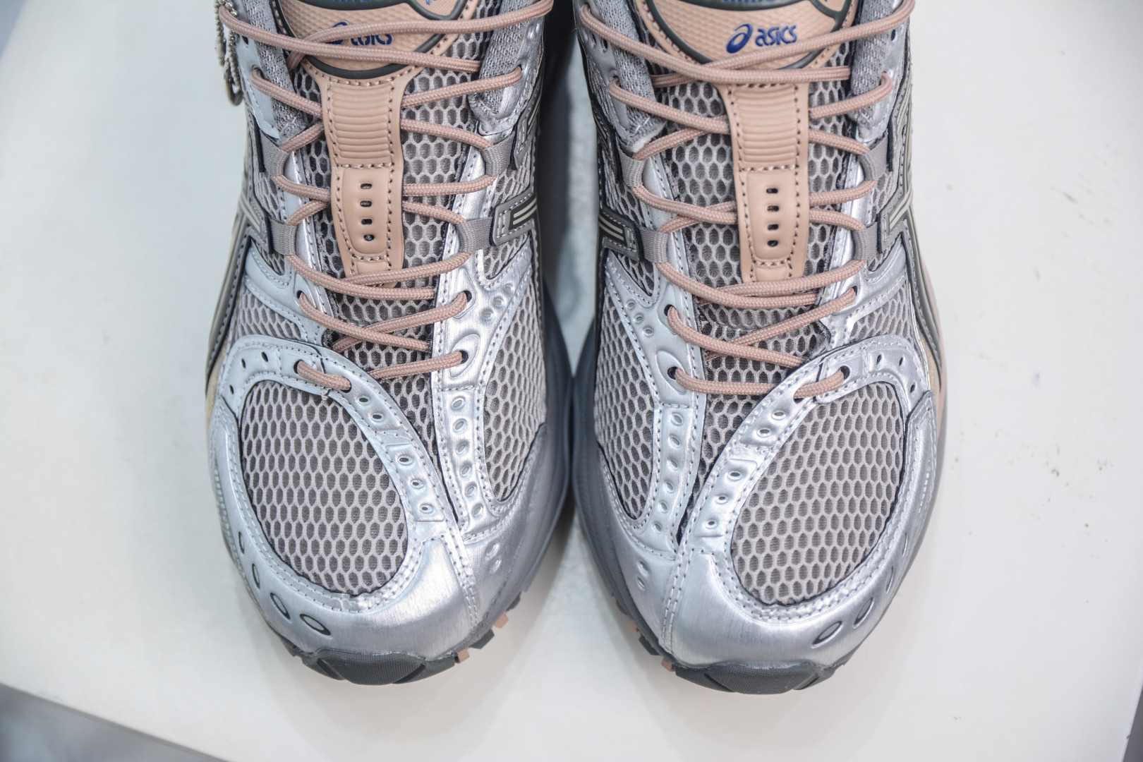 Asics GEL-Kahana NIMBUS 10.1 Durable Low-Top Sneakers - Grey, Beige, and Silver 10 cmp i1752587391182 3477 0 8