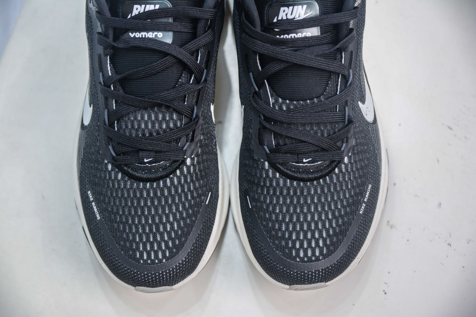 Nike Air Zoom Vomero 18: Lightweight, Comfortable Road Running Shoes 10 cmp i1752587444774 3766 0 8