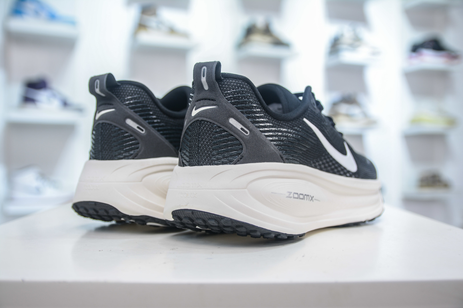 Nike Air Zoom Vomero 18: Lightweight, Comfortable Road Running Shoes 7 cmp i1752587444774 9412 0 5