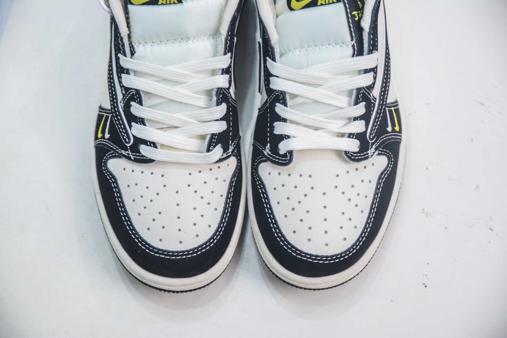 TS x Air Jordan x Fendi Low-Top Sneakers - Stylish Collaboration, Comfortable Fit 9 cmp i1752587590131 3483 0 8