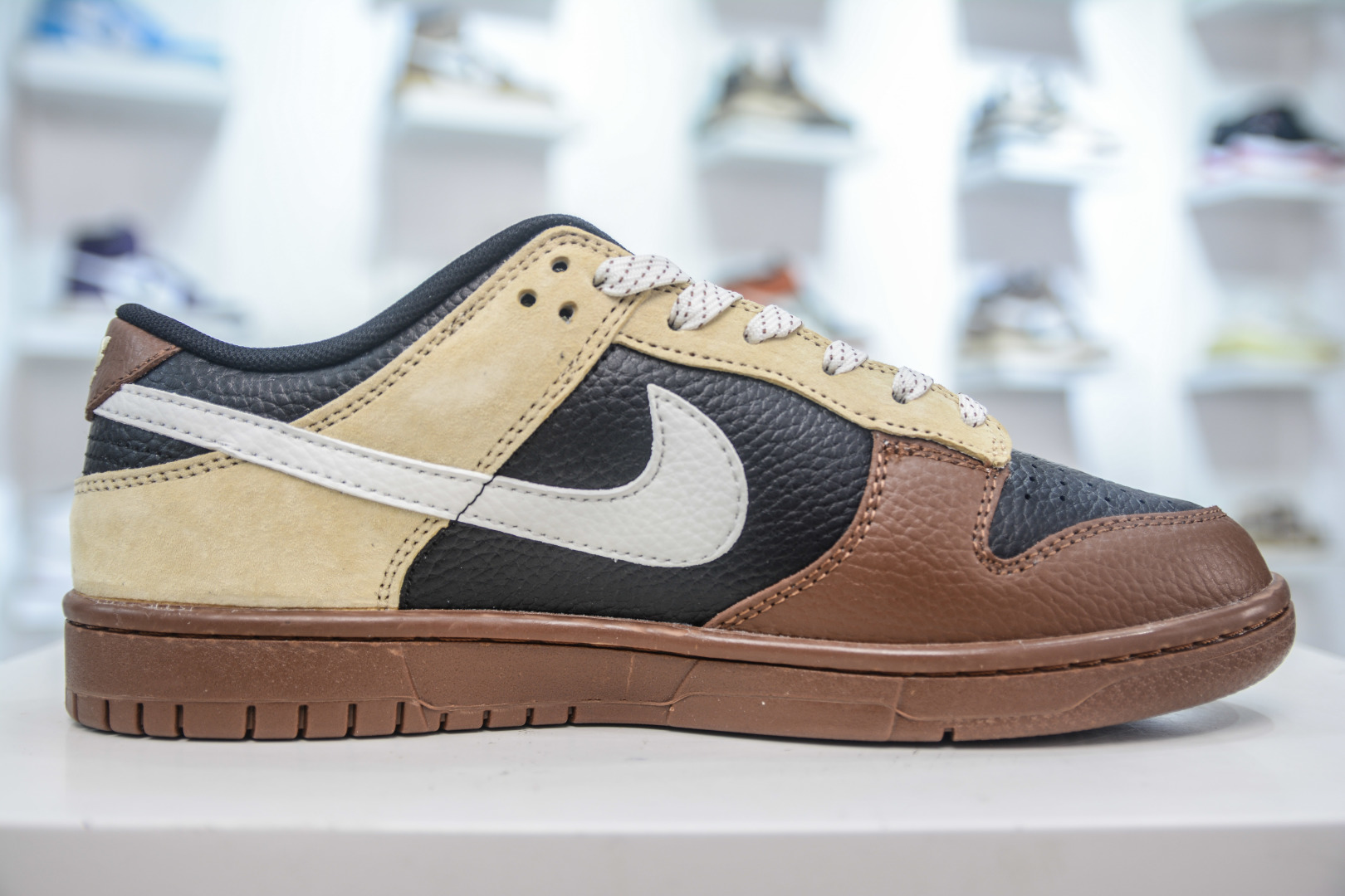 Nike SB Dunk Low x Balenciaga Collab - Stylish, Durable, and Comfortable 3 cmp i1752587640203 1936 0 2