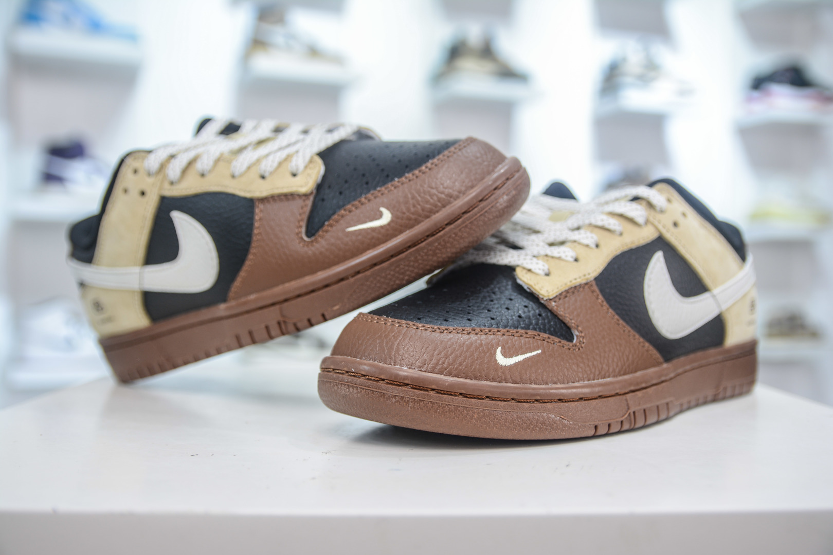 Nike SB Dunk Low x Balenciaga Collab - Stylish, Durable, and Comfortable 4 cmp i1752587640208 59 0 3