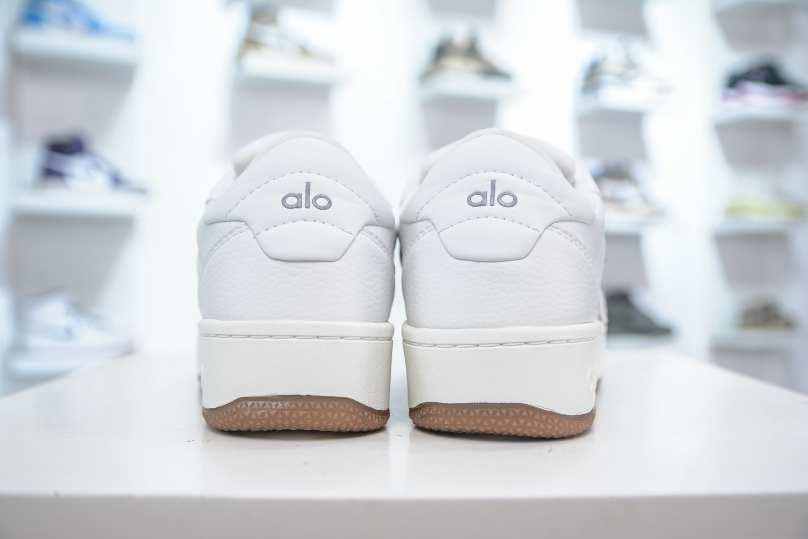 Alo Yoga Recover Mode Low-Top Sneakers - Comfort & Style with Hidden Lift 3 cmp i1752587856836 1091 0 1