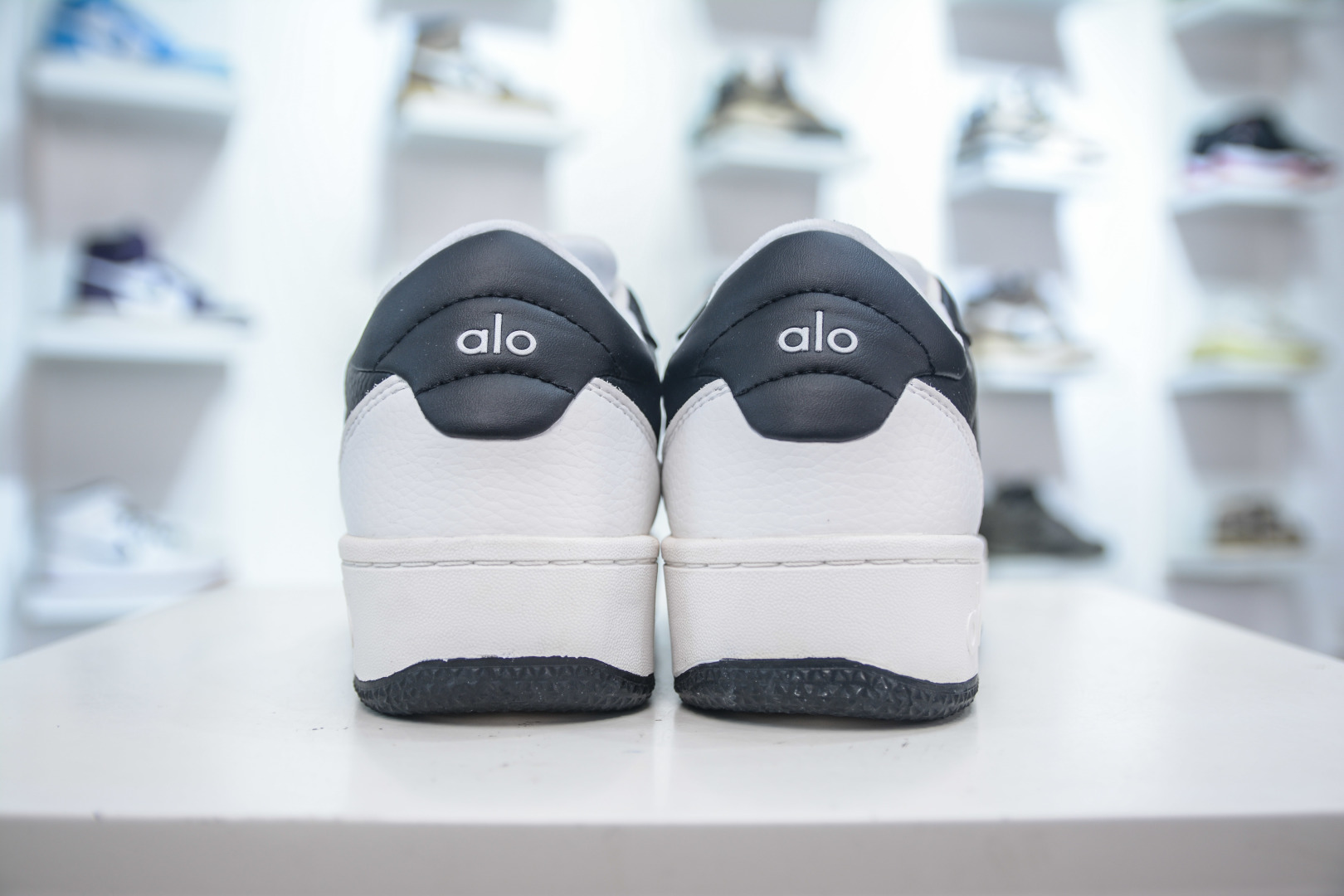 Alo Yoga Recover Mode Low-Top Sneakers - Hidden Lift, Classic Style 3 cmp i1752587994730 3007 0 1