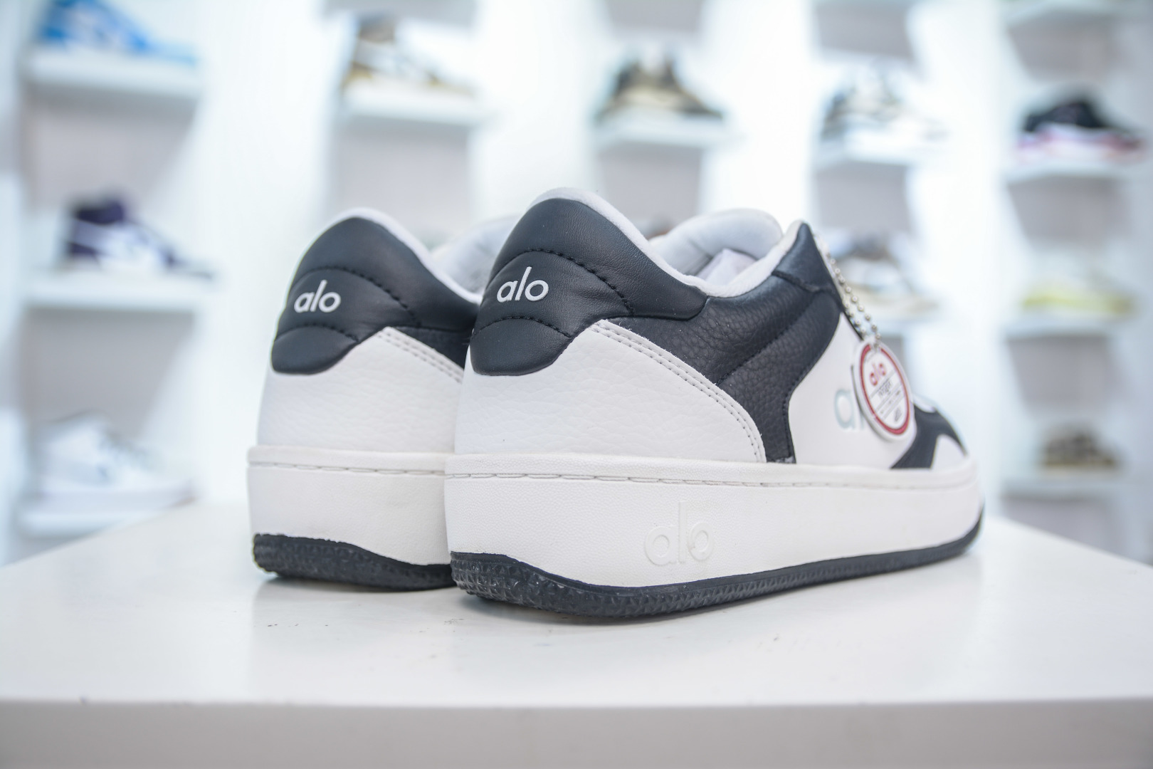 Alo Yoga Recover Mode Low-Top Sneakers - Hidden Lift, Classic Style 7 cmp i1752587994730 4380 0 5