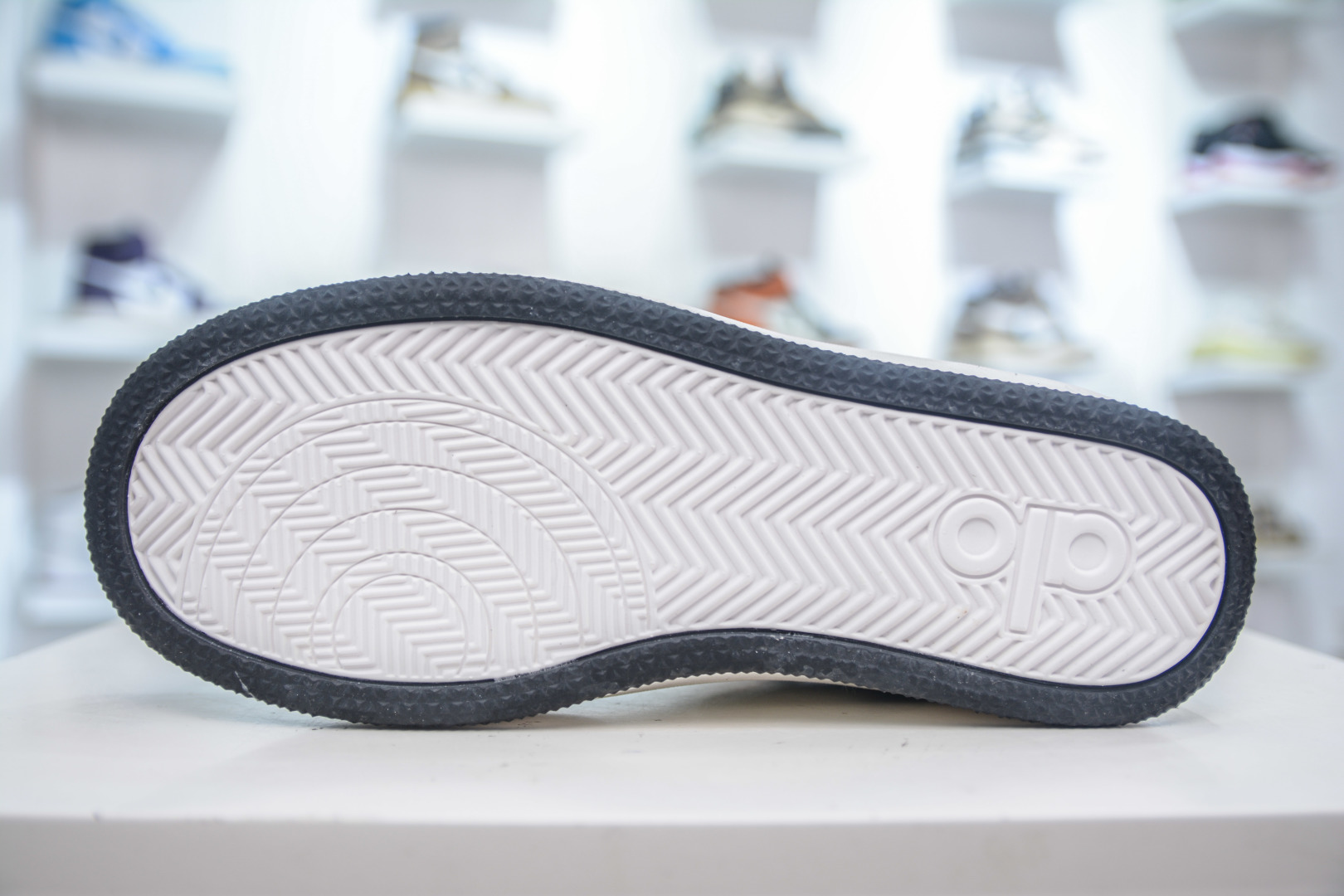 Alo Yoga Recover Mode Low-Top Sneakers - Hidden Lift, Classic Style 6 cmp i1752587994730 5535 0 4