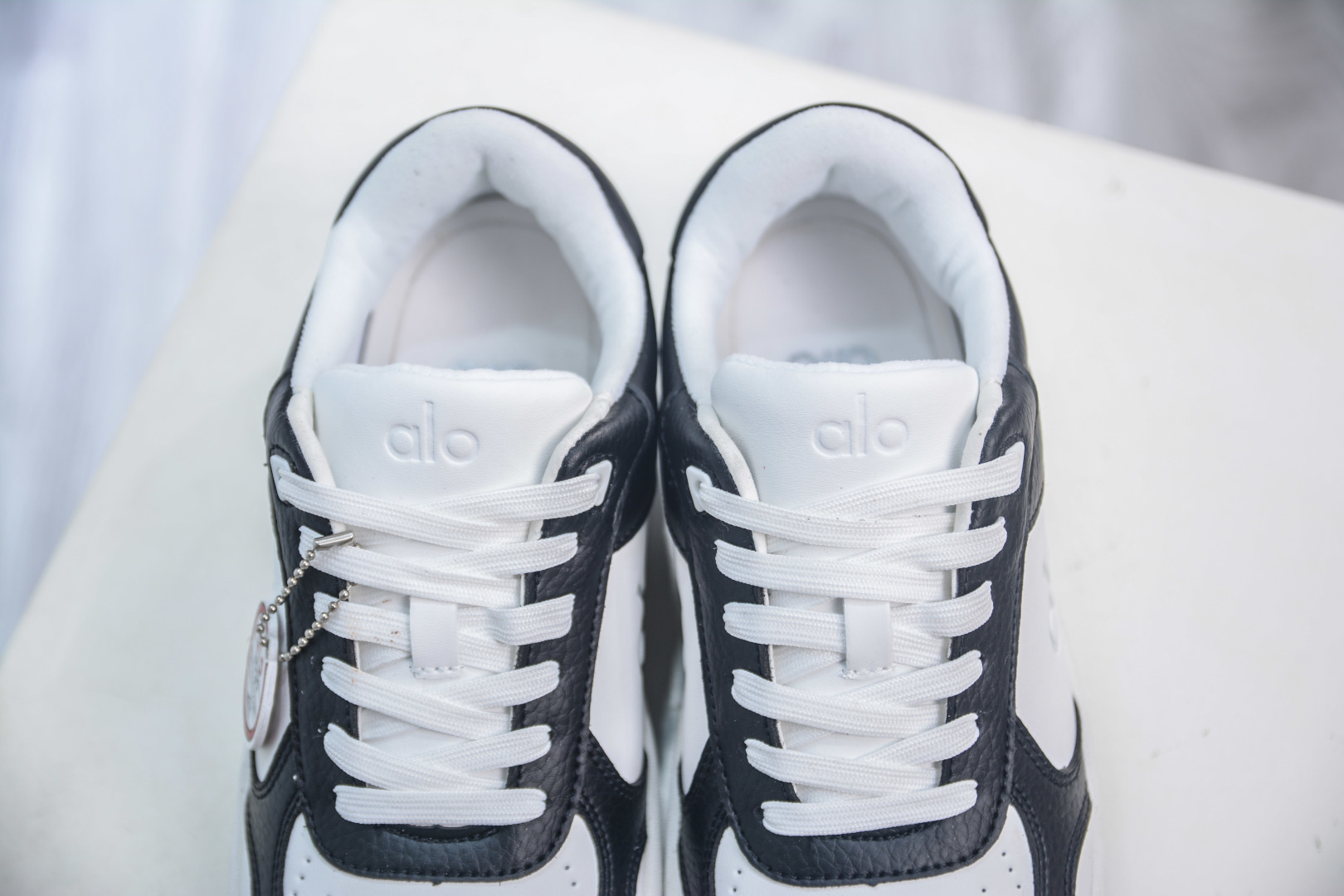 Alo Yoga Recover Mode Low-Top Sneakers - Hidden Lift, Classic Style 9 cmp i1752587995558 3997 0 7