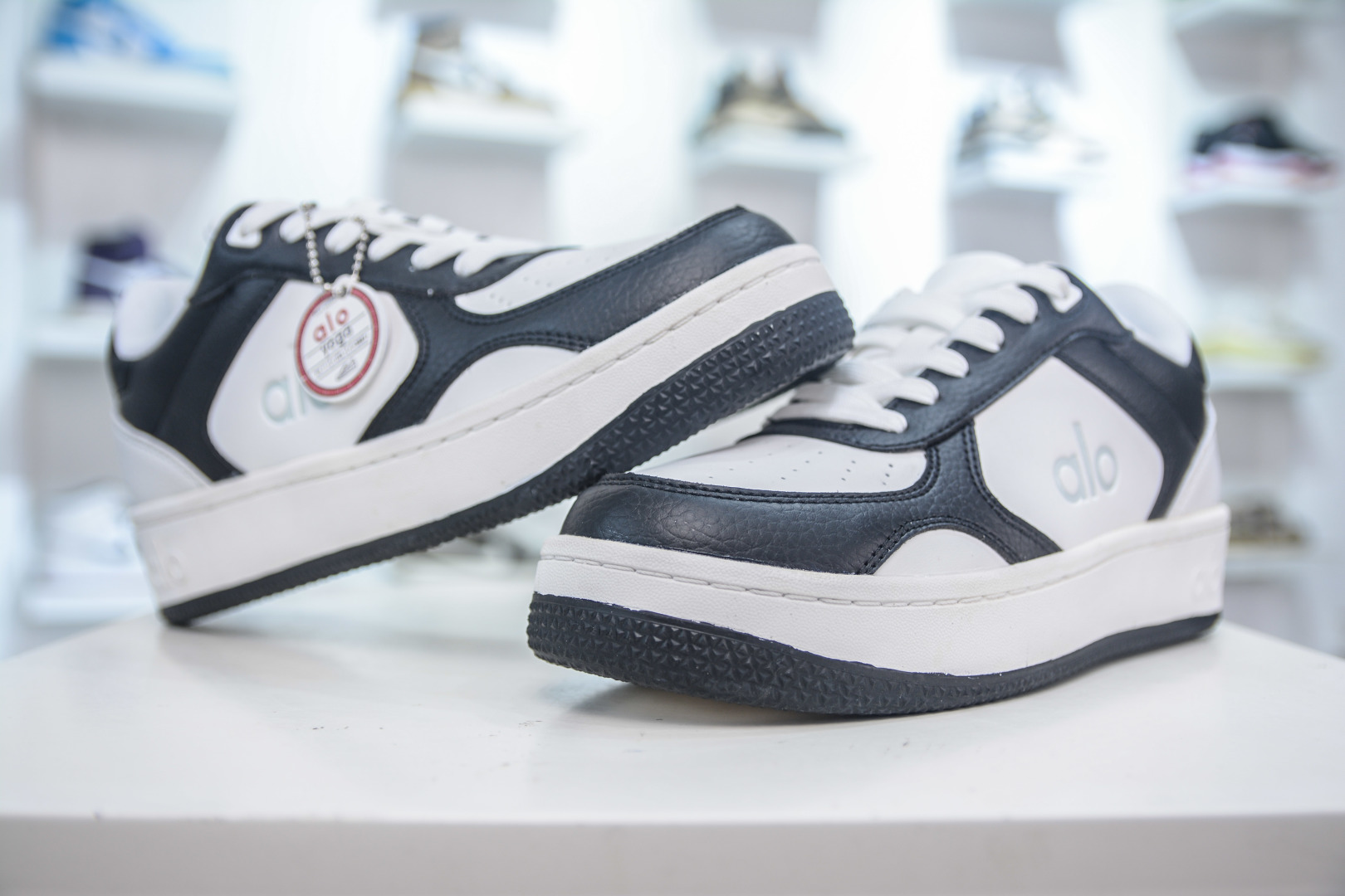 Alo Yoga Recover Mode Low-Top Sneakers - Hidden Lift, Classic Style 5 cmp i1752587995562 730 0 3