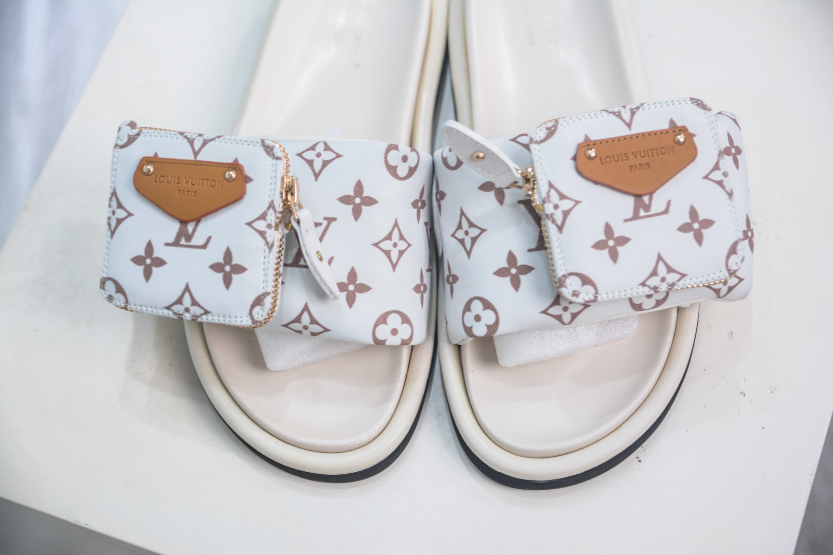 Louis Vuitton Pool Pillow Comfort Sandal, White, Women's Size 35-45 10 cmp i1752588357634 5589 0 8
