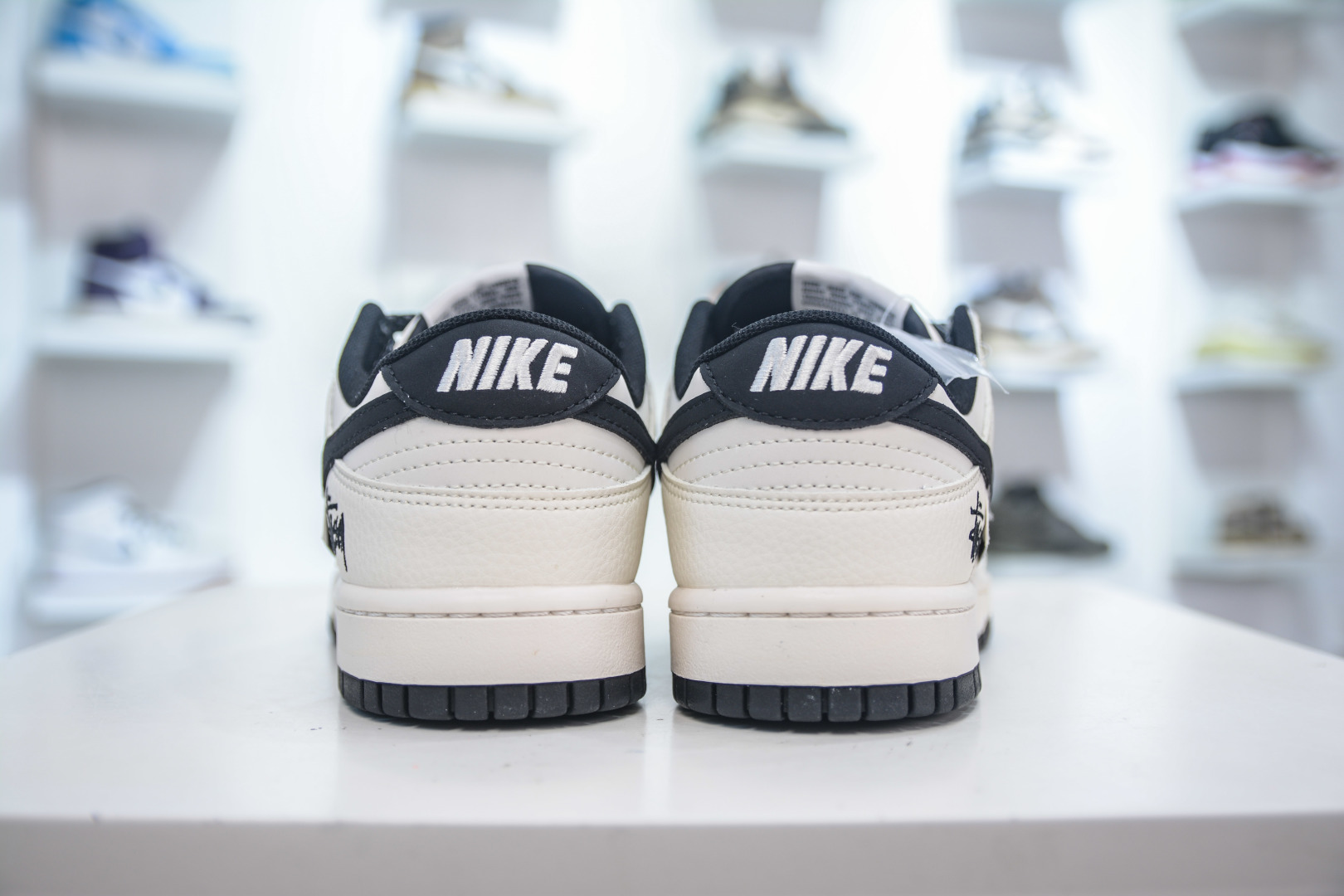 Nike SB Dunk Low X Stussy 斯图西联名-米黑闪电 QW5836-018