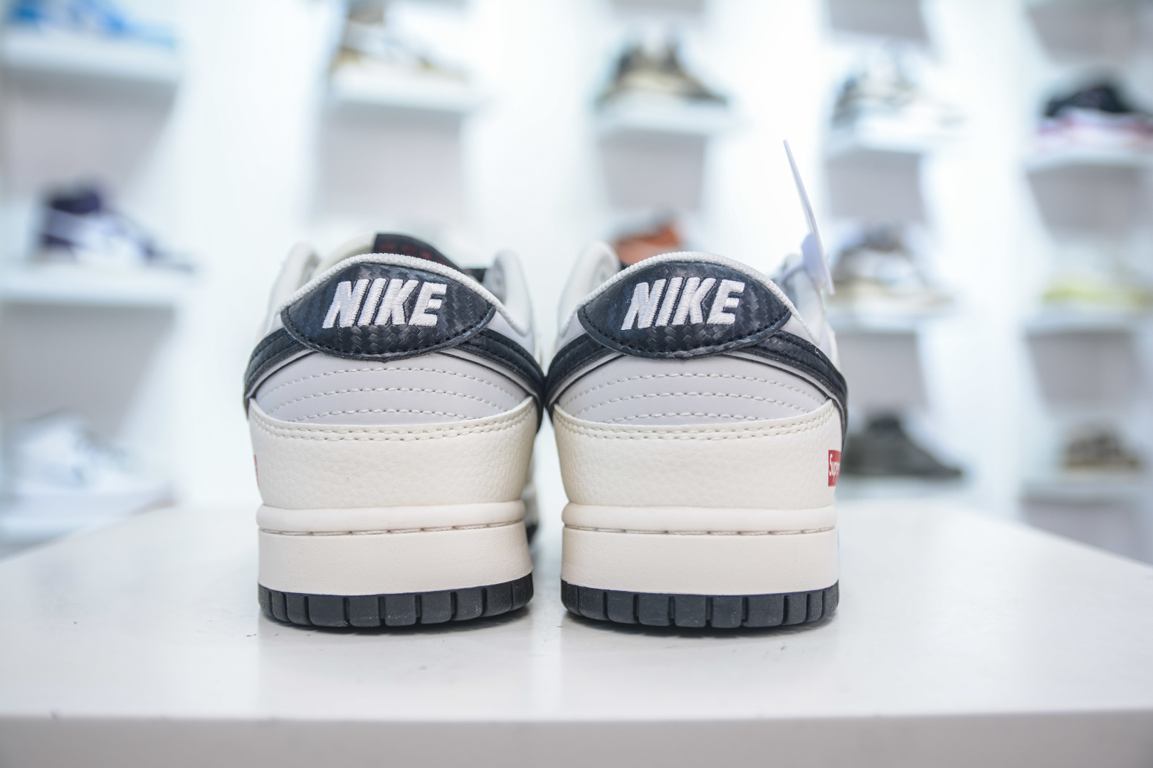 Nike SB Dunk Low x Superme SUP联名-白黑碳纤纹勾 JP1628-008