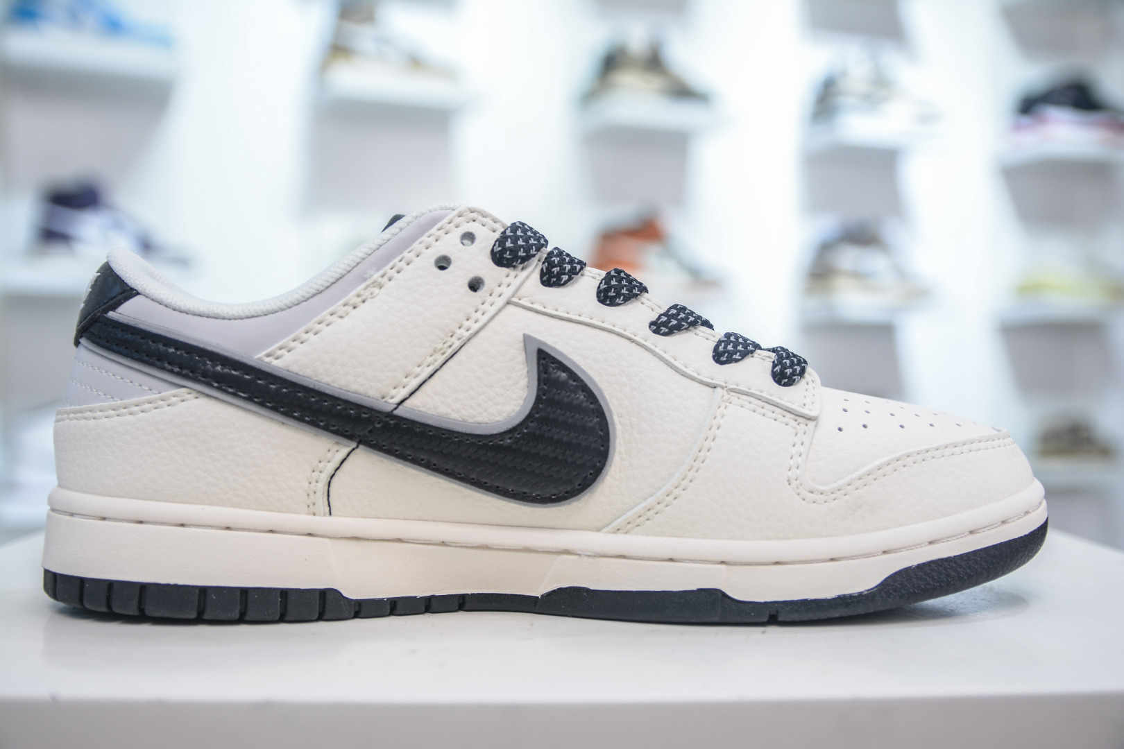 Nike SB Dunk Low x Superme SUP联名-白黑碳纤纹勾 JP1628-008