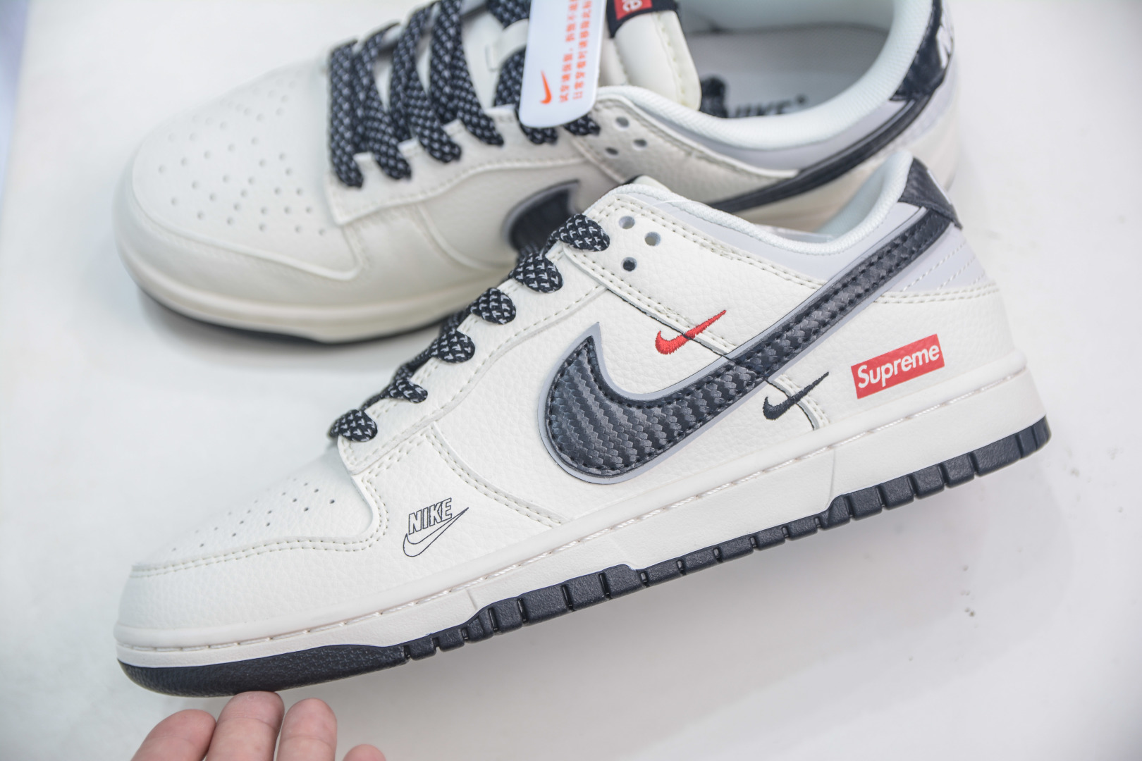 Nike SB Dunk Low x Superme SUP联名-白黑碳纤纹勾 JP1628-008