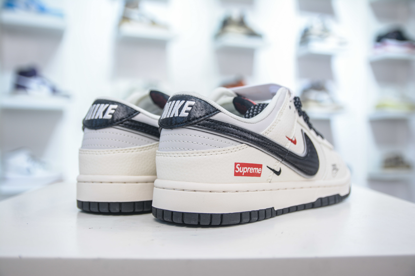 Nike SB Dunk Low x Superme SUP联名-白黑碳纤纹勾 JP1628-008