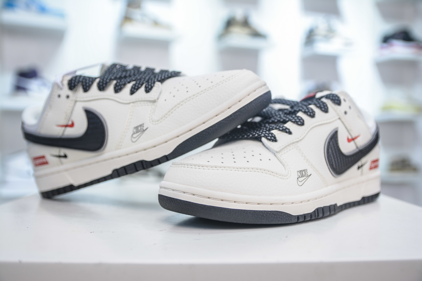 Nike SB Dunk Low x Superme SUP联名-白黑碳纤纹勾 JP1628-008