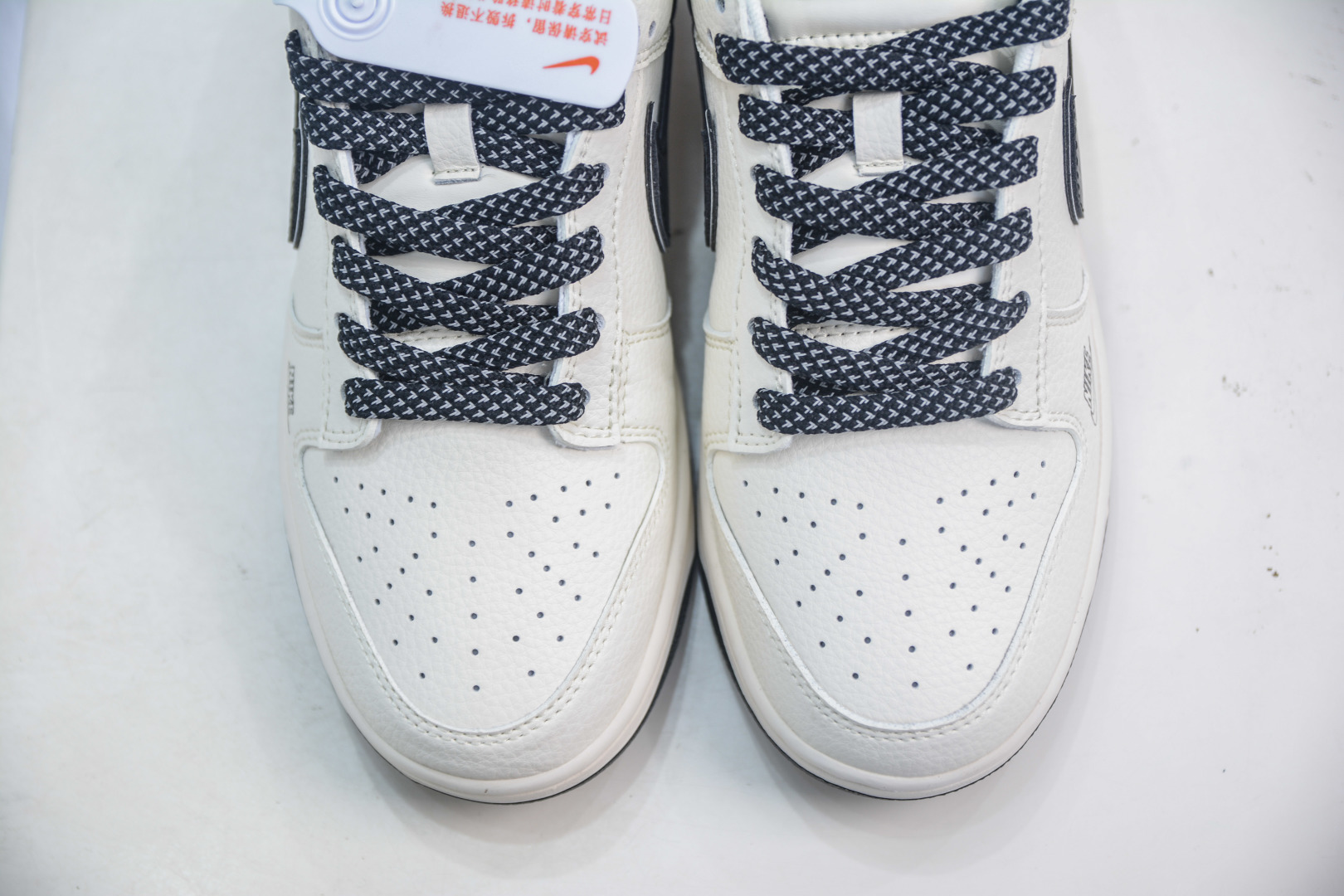 Nike SB Dunk Low x Superme SUP联名-白黑碳纤纹勾 JP1628-008