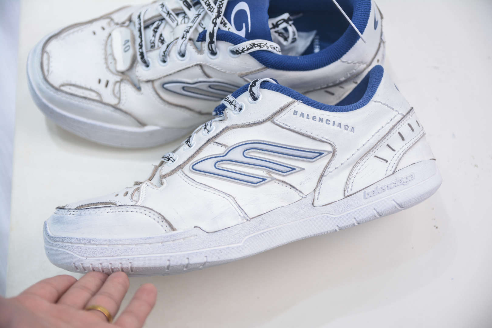 VG版 Balenciaga Hamptons Worn-Out 巴黎世家十八18代 841765 WCURB 9414