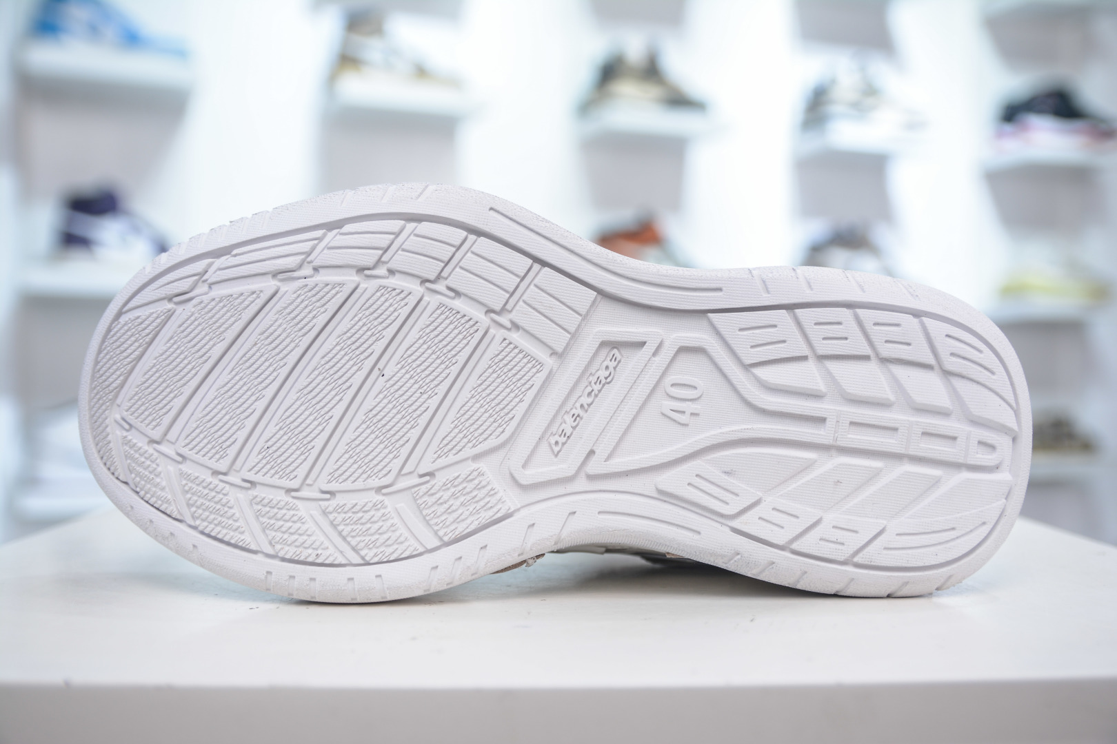 VG版 Balenciaga Hamptons Worn-Out 巴黎世家十八18代 841765 WCURB 9414