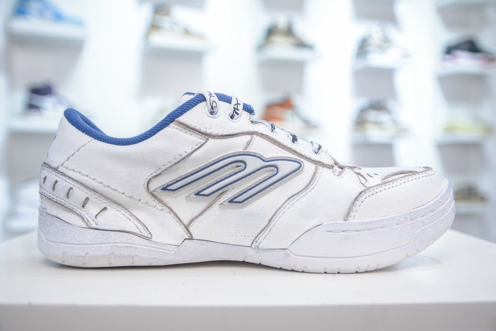 VG版 Balenciaga Hamptons Worn-Out 巴黎世家十八18代 841765 WCURB 9414