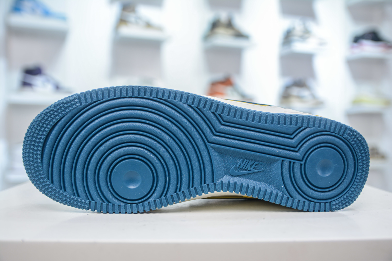 Nike Air Force 1 Low 小黄人联名 SC0601-566