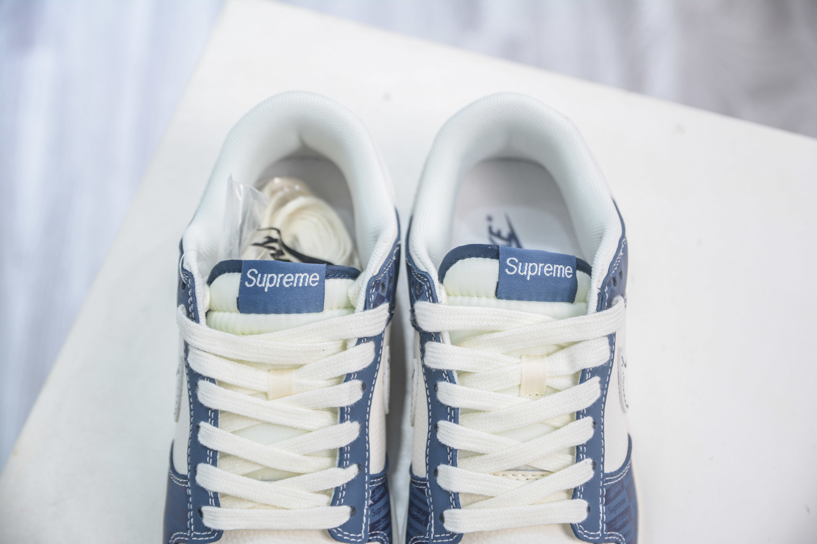 Nike SB Dunk Low x Supreme Collab White Blue Fashion Sneakers 9 cmp i1752850384921 3903 0 7