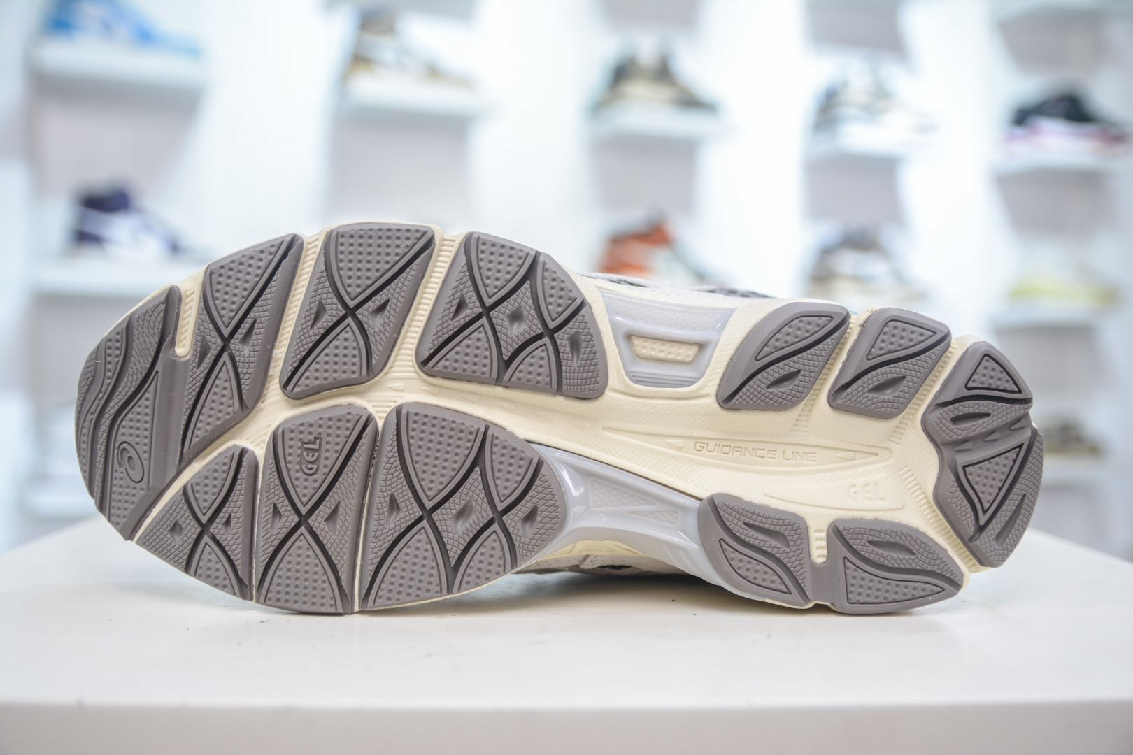 Asics Gel-NYC: Retro-Cool Running Shoes for Everyday Comfort and Style 5 cmp i1752850478584 1167 0 4