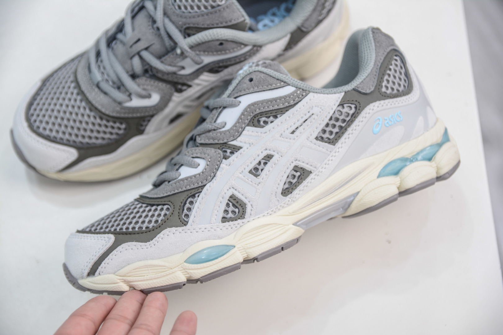 Asics Gel-NYC: Retro-Cool Running Shoes for Everyday Comfort and Style 7 cmp i1752850479728 1889 0 6