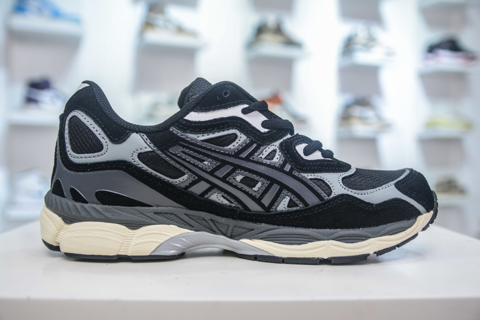 Asics Gel-NYC Sneakers: Retro Style, Breathable Comfort, and Superior Performance 3 cmp i1752850517356 7661 0 2