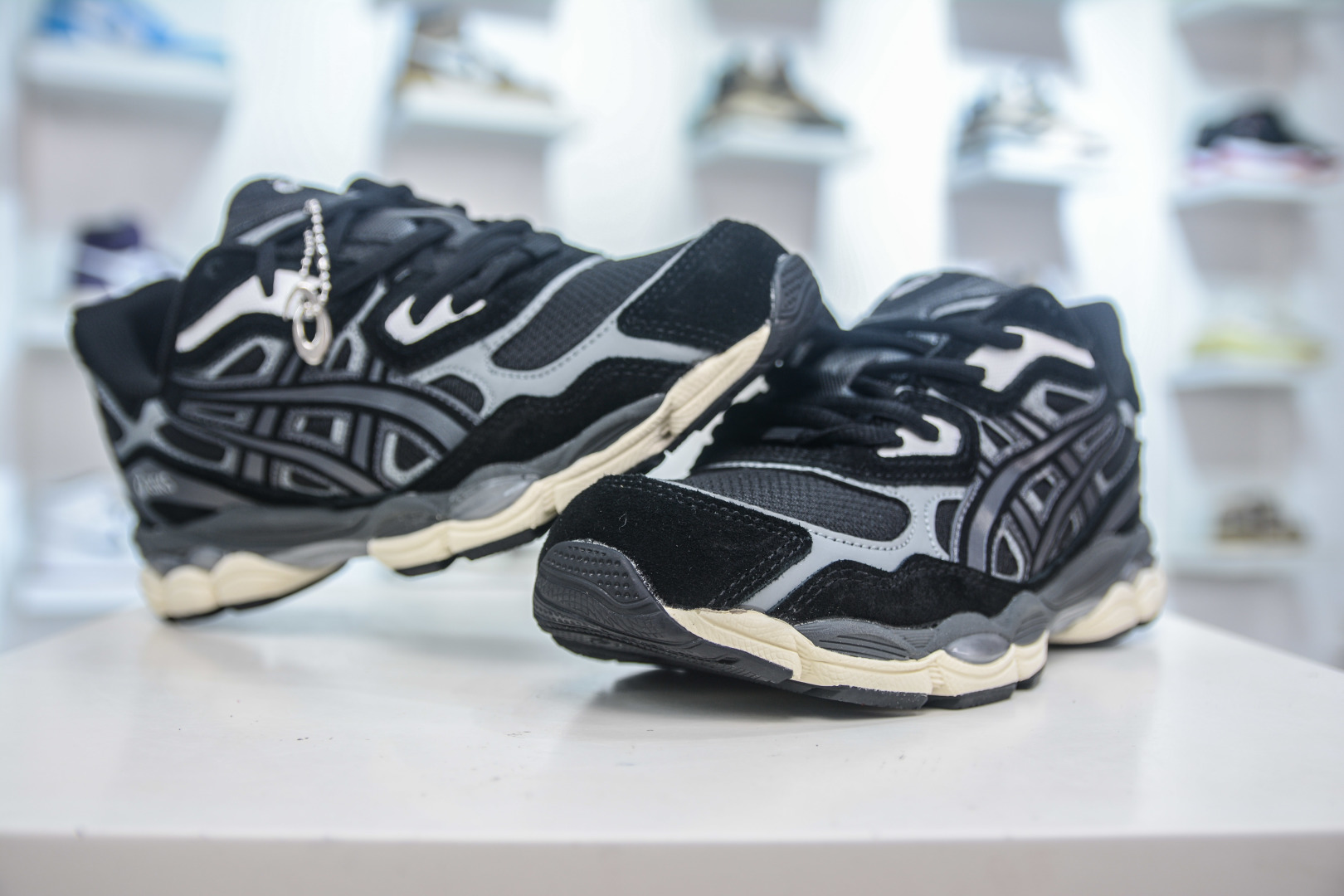 Asics Gel-NYC Sneakers: Retro Style, Breathable Comfort, and Superior Performance 4 cmp i1752850519646 5958 0 3