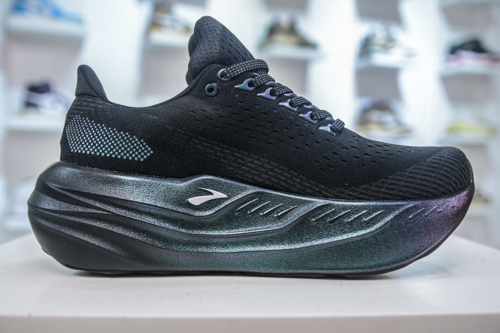 Brooks Glycerin 22: Lightweight, Breathable Running Shoes for Comfort and Support 4 cmp i1752850675982 3293 0 2