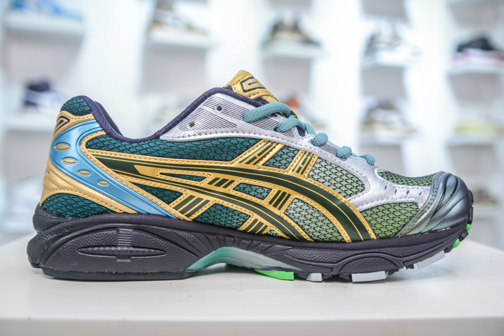 Asics GEL-KAHANA NIMBUS 10.1 Low-Top Sneakers - Durable, Breathable, and Stylish 4 cmp i1752850740059 7231 0 2