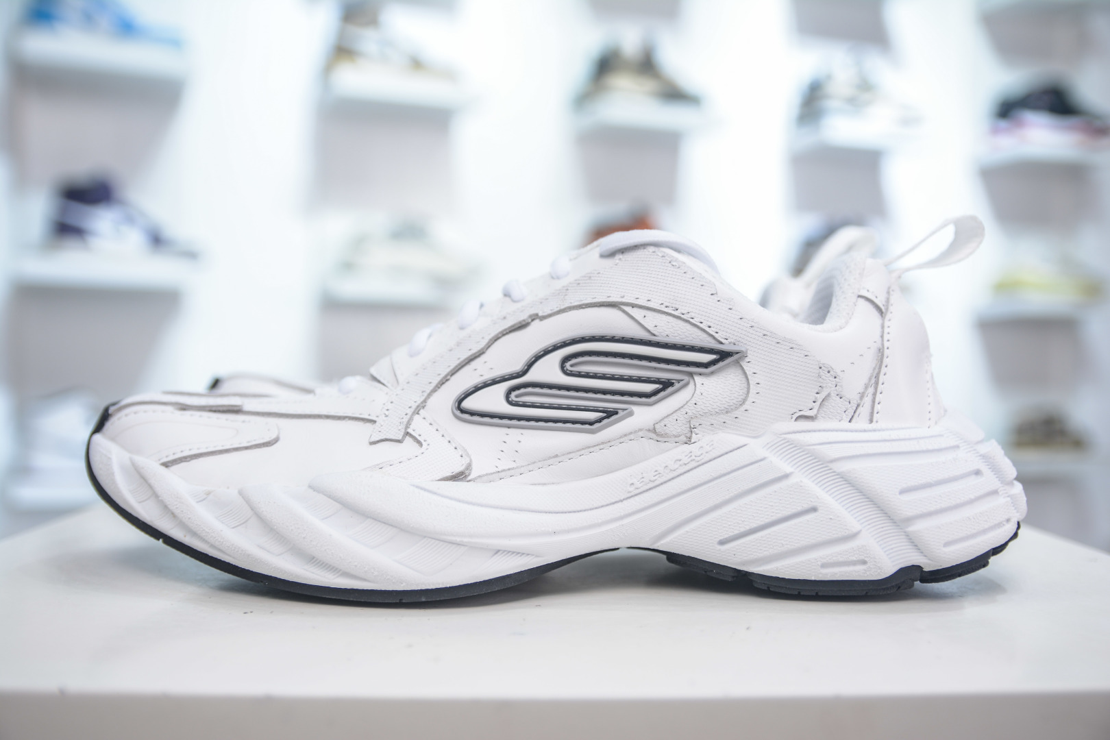 Skechers D'Lites: Iconic White Leather Sneakers for Women, Size 35-46 1 cmp i1752850999937 3317 0 0