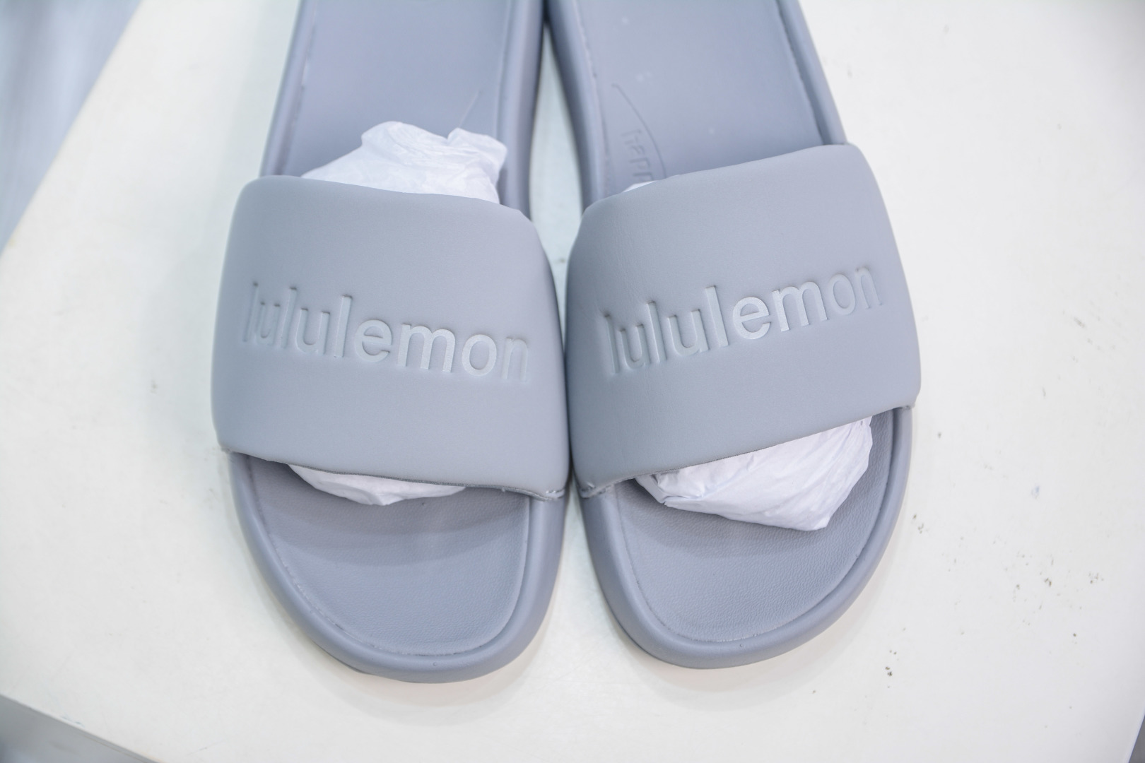140 lululemon露露乐蒙 restfeel slide 轻便舒适 防滑防磨一字拖 露露拖鞋