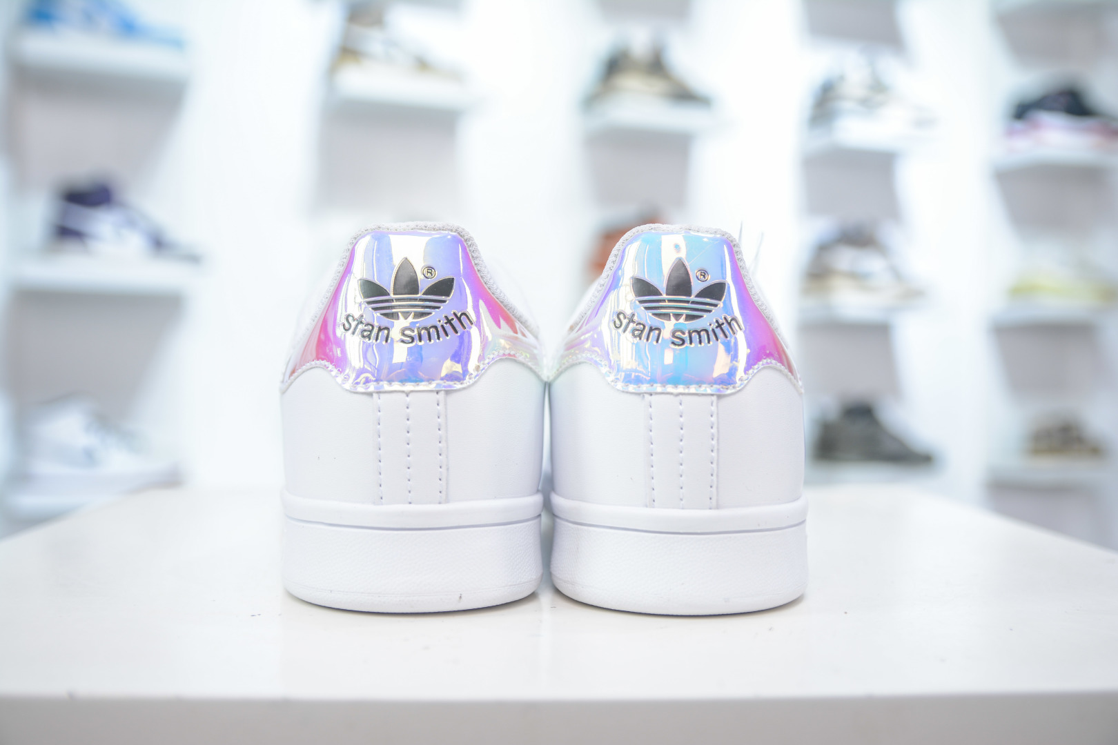 130 AD Originals Stan Smith 史密斯 白镭射尾 复古时尚舒适运动休闲板鞋  AQ6272