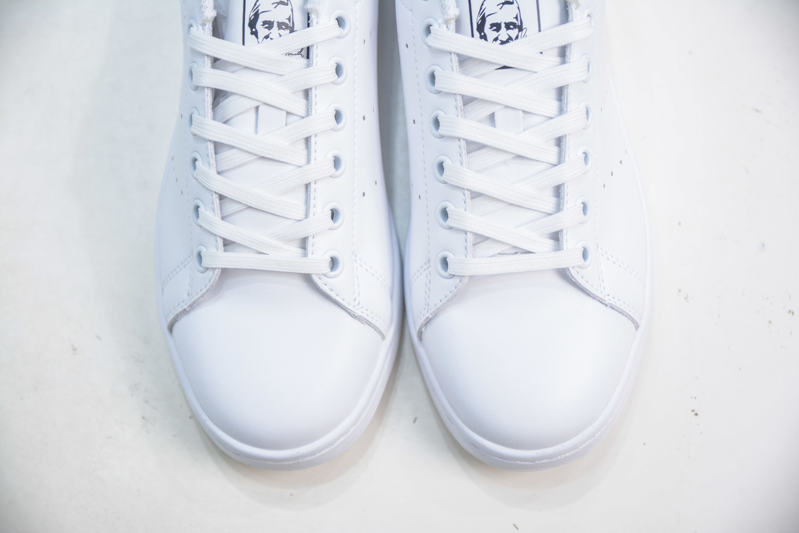130 AD Originals Stan Smith 史密斯 白镭射尾 复古时尚舒适运动休闲板鞋  AQ6272