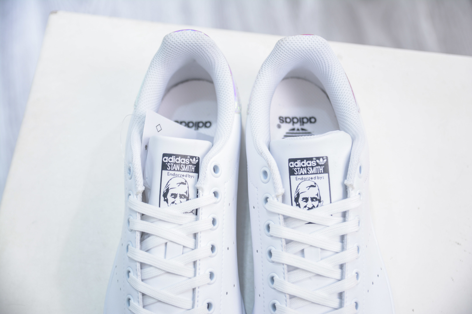 130 AD Originals Stan Smith 史密斯 白镭射尾 复古时尚舒适运动休闲板鞋  AQ6272