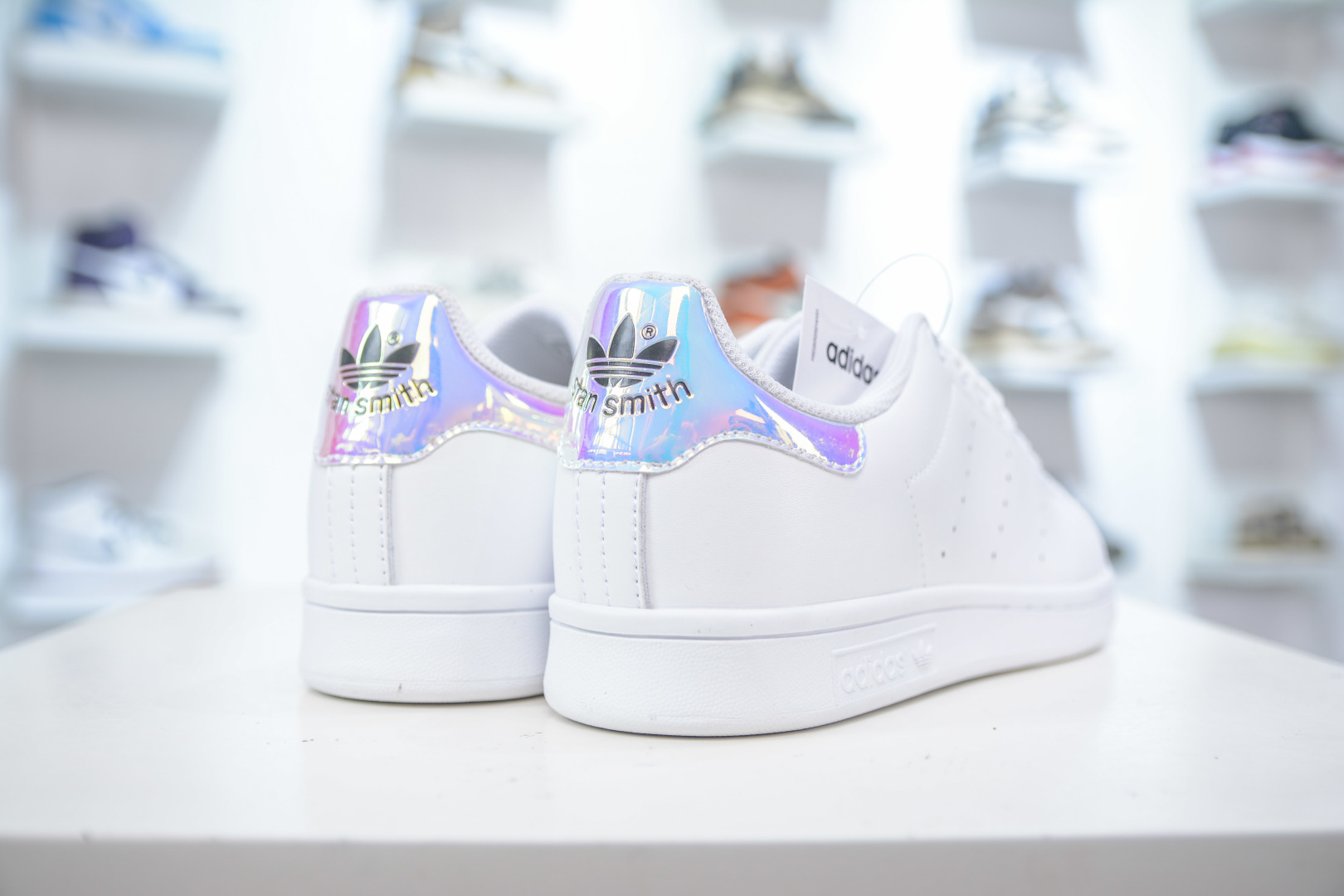 130 AD Originals Stan Smith 史密斯 白镭射尾 复古时尚舒适运动休闲板鞋  AQ6272
