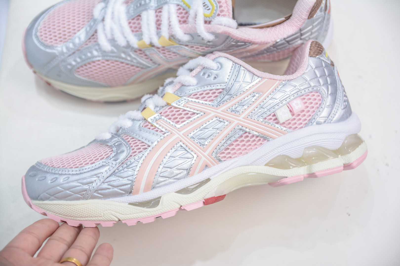 210 Asics GEL-Kahana NIMBUS 10.1 耐磨透气低帮休闲鞋  1203A865-702