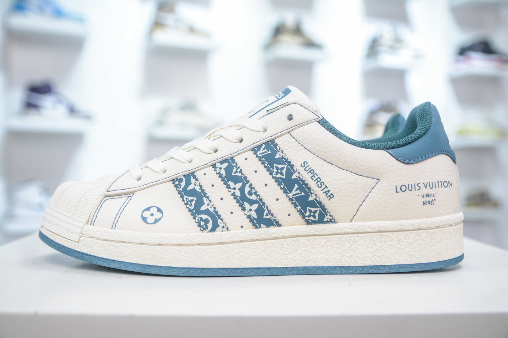 230 AD Originals Superstar x Louis Vuitton 经典复古贝壳头板鞋 DS0004