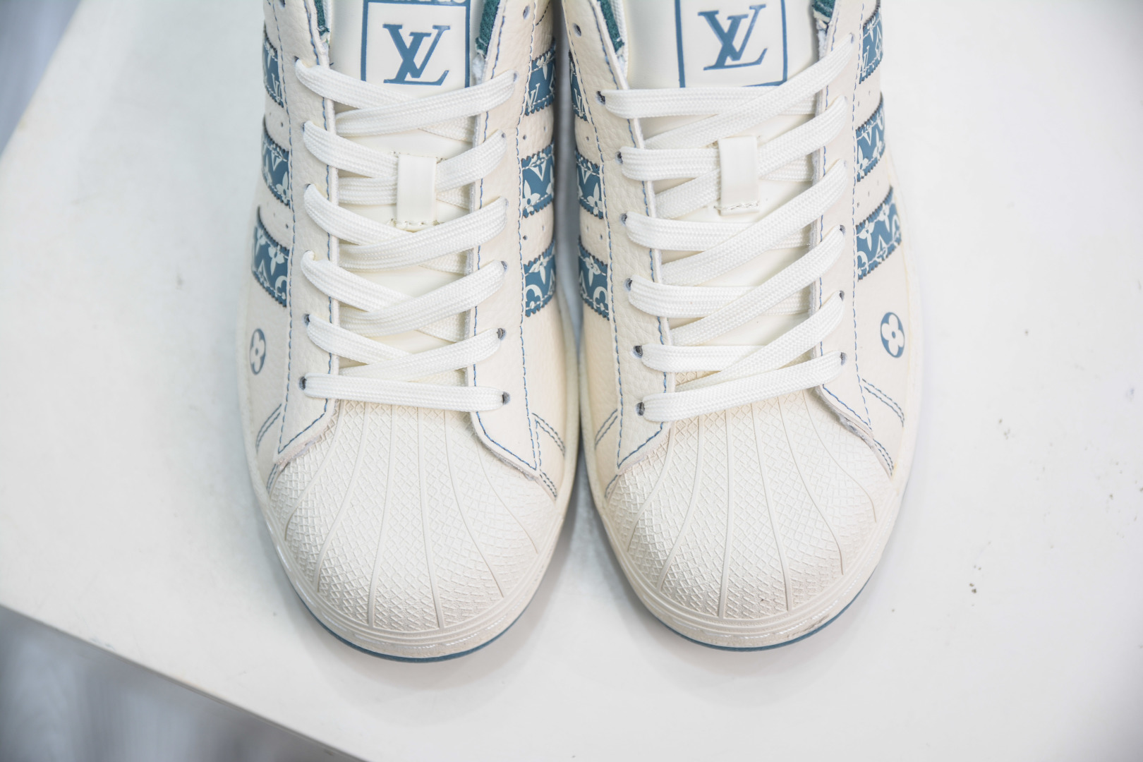230 AD Originals Superstar x Louis Vuitton 经典复古贝壳头板鞋 DS0004