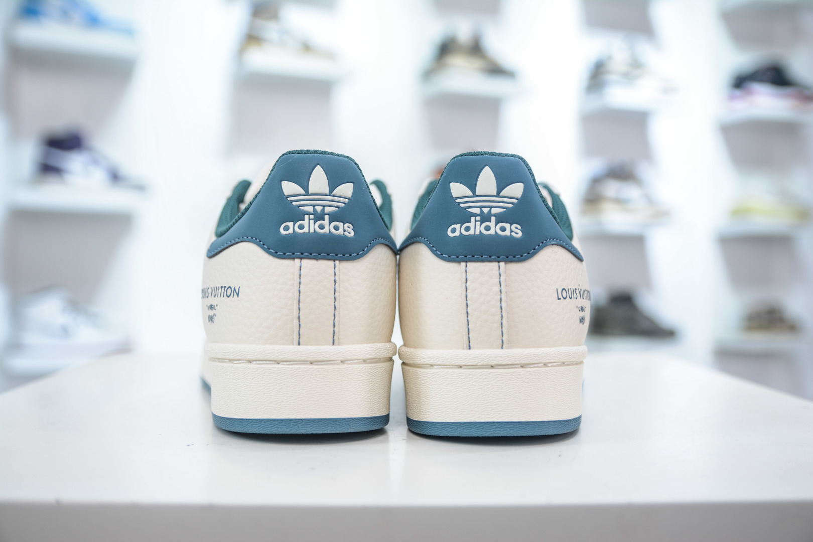 230 AD Originals Superstar x Louis Vuitton 经典复古贝壳头板鞋 DS0004