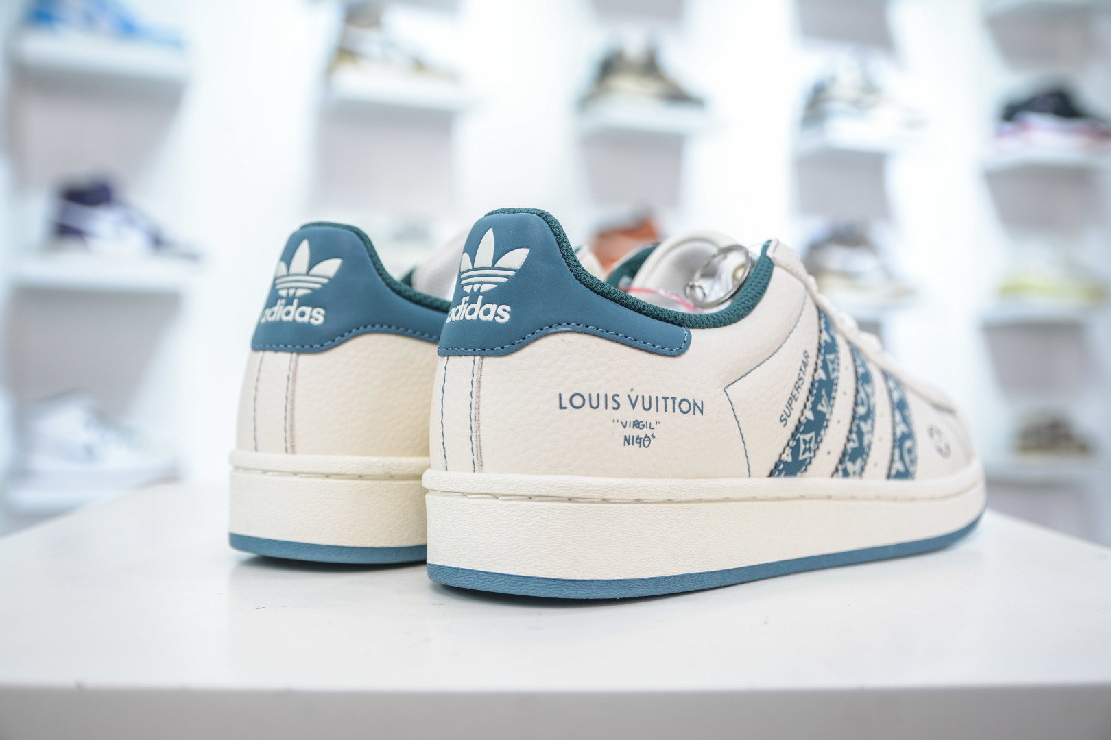 230 AD Originals Superstar x Louis Vuitton 经典复古贝壳头板鞋 DS0004