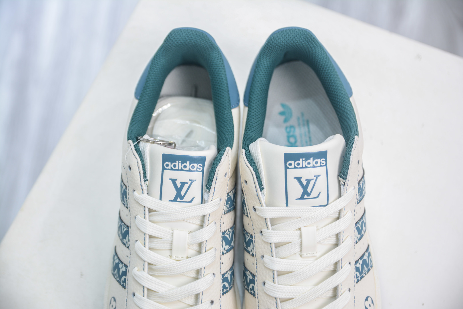 230 AD Originals Superstar x Louis Vuitton 经典复古贝壳头板鞋 DS0004