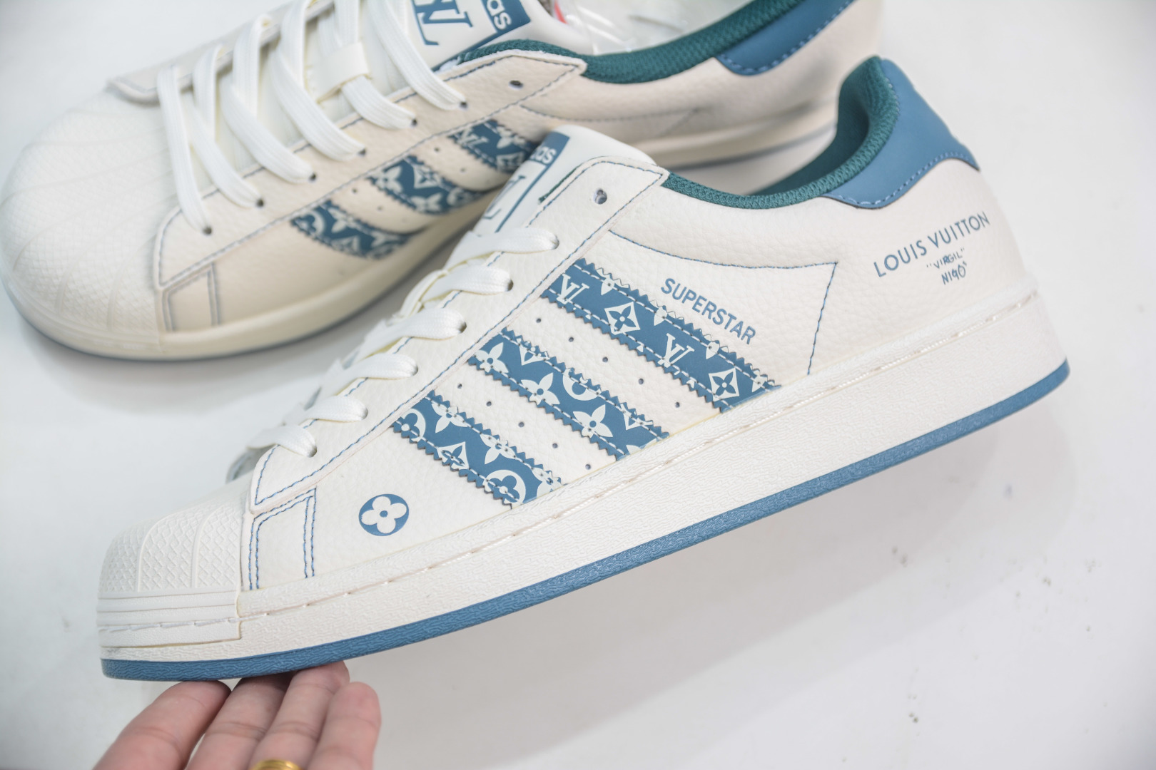 230 AD Originals Superstar x Louis Vuitton 经典复古贝壳头板鞋 DS0004