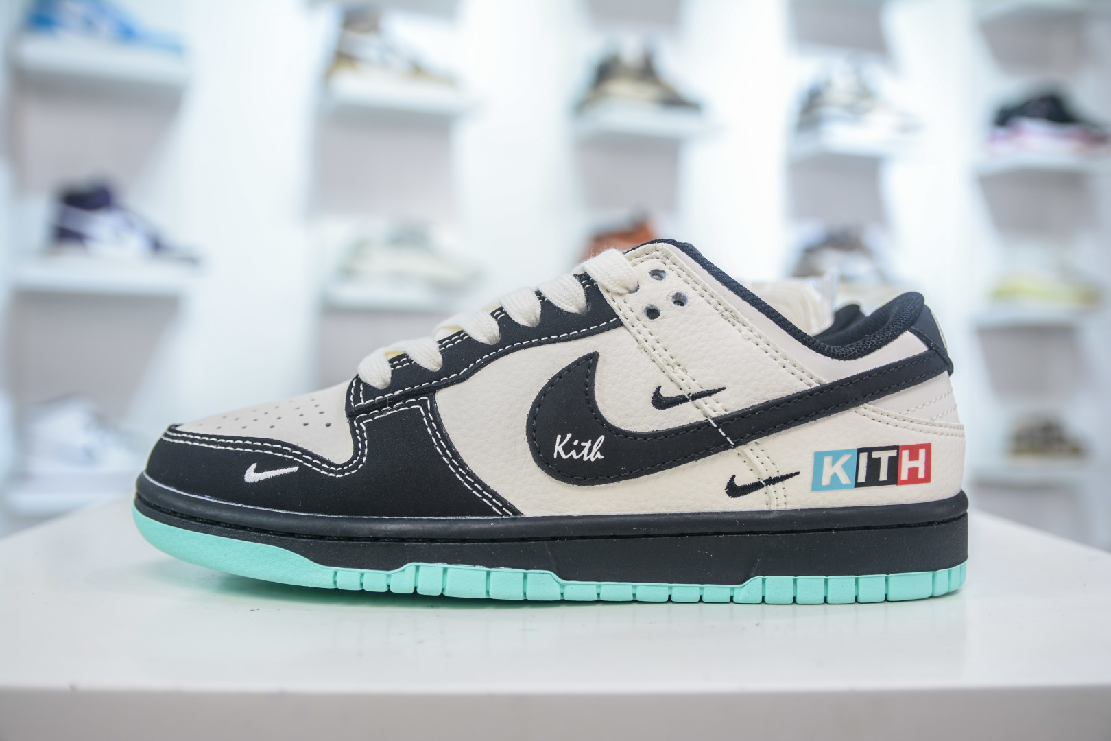 280 Nike SB Dunk Low x KITH 双拼米黑三勾  QW5836-013