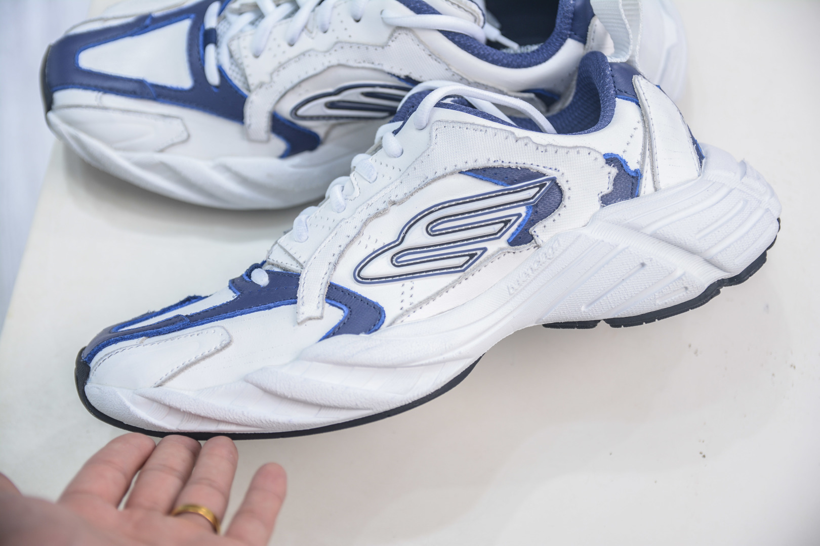 380 VG版 Balenciaga Monday 巴黎世家圆头厚底低帮老爹鞋  825418 WDWTS 4090