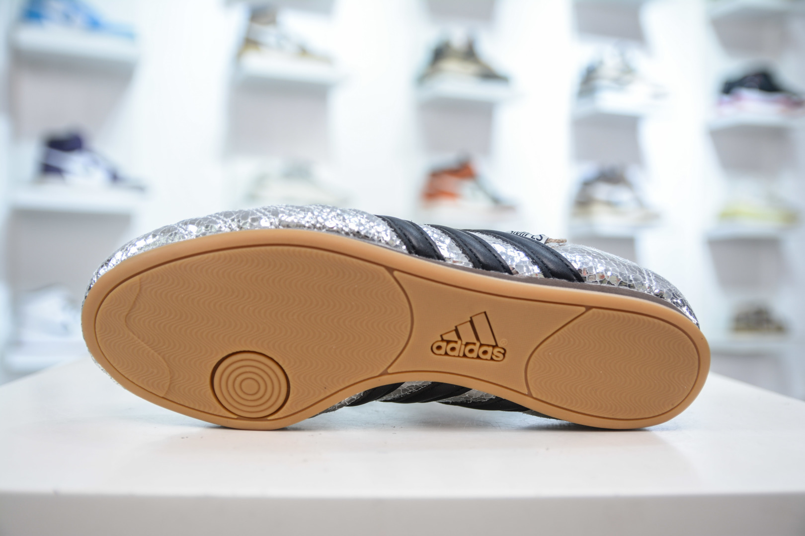 Adidoriginals Taekwondo Low 跆拳道系列 经典复古薄底训练慢跑鞋 JH9664