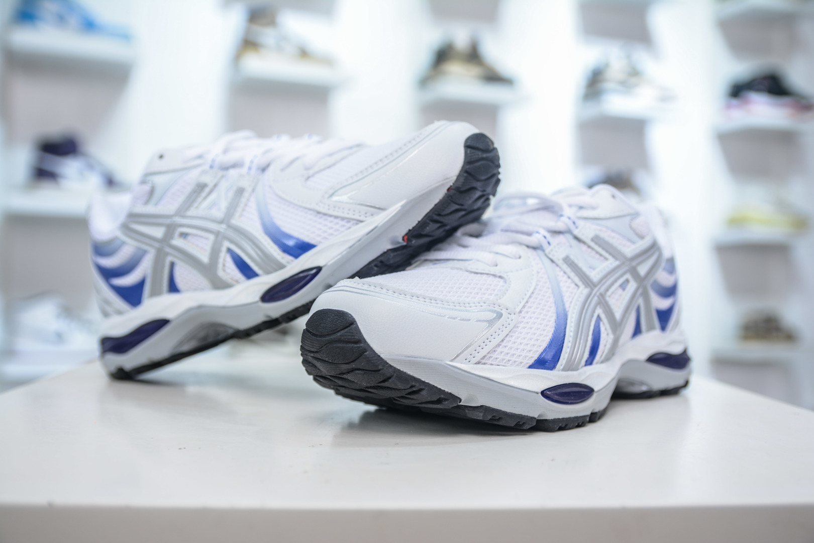 Asics Gel-Sekiran 亚瑟士 时尚舒适复古休闲运动跑步鞋 1203A711-100